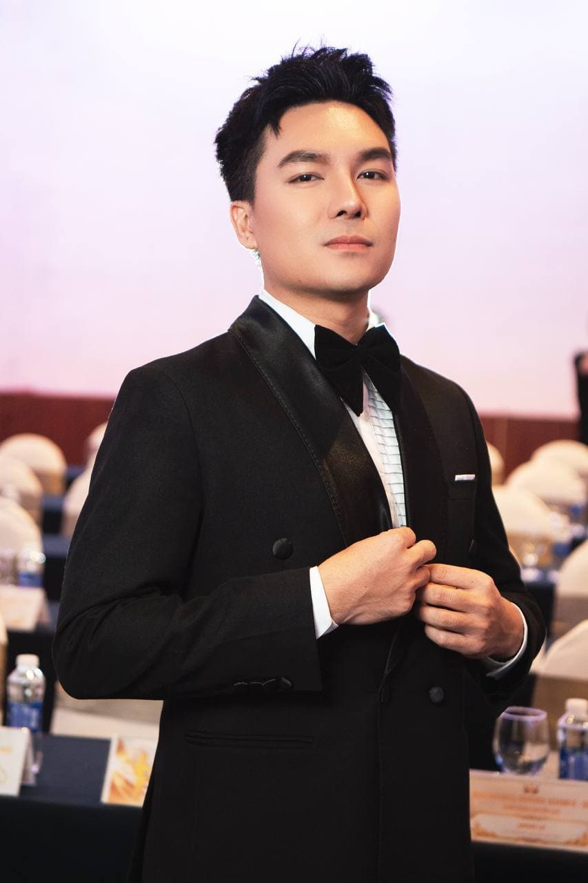 Anh Quân Idol - Ca sĩ