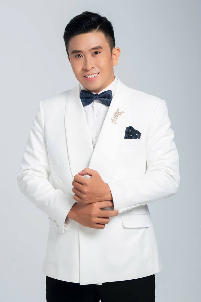 Chú Tấn Văn - MC